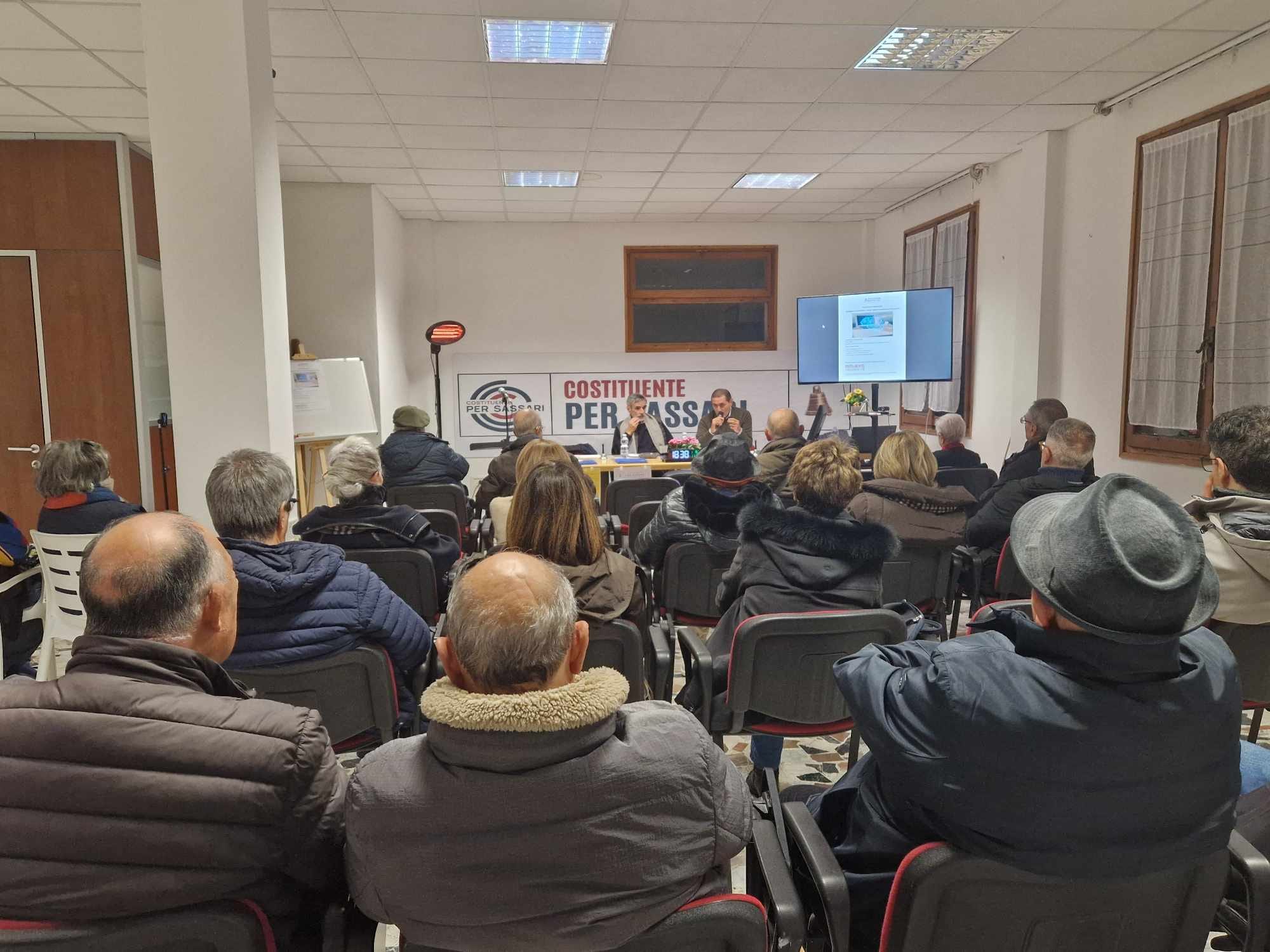 Vista della sala durante l’incontro su intelligenza artificiale organizzato da Associazione Consumatori ACP a Sassari